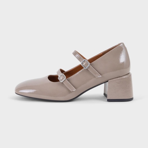 Vagabond Shoes - Vagabond Patent Leather Mary Jane Heels in Taupe
